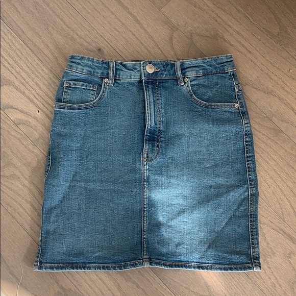 Zara Dresses & Skirts - Zara denim skirt